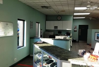 auto body tinley park lobby